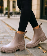 Bota Feminina Impermeável Com Solado Tratorado  | Poli